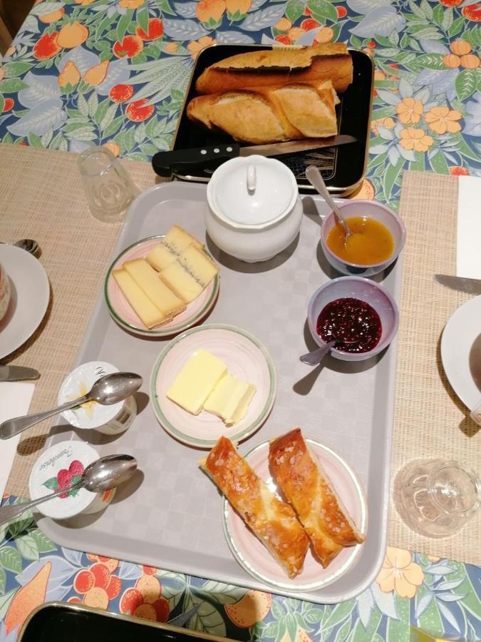 Chambre et table d'hôtes La Meule Poligny  Extérieur photo