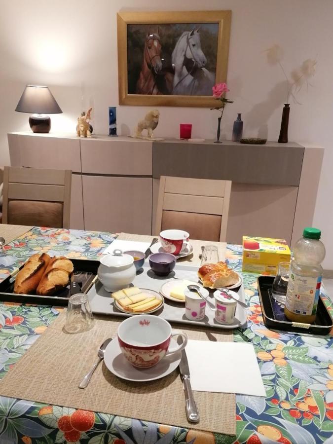 Chambre et table d'hôtes La Meule Poligny  Extérieur photo